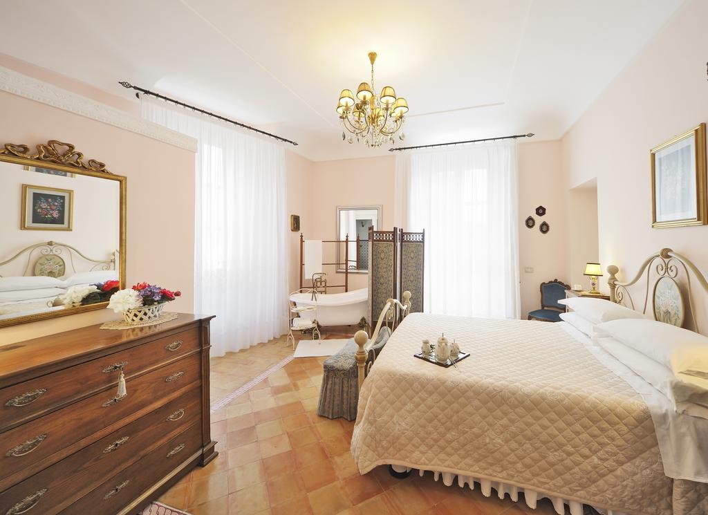 Apartament Residenza Matarazzo E Le Sue Soffitte Castellabate Pokój zdjęcie